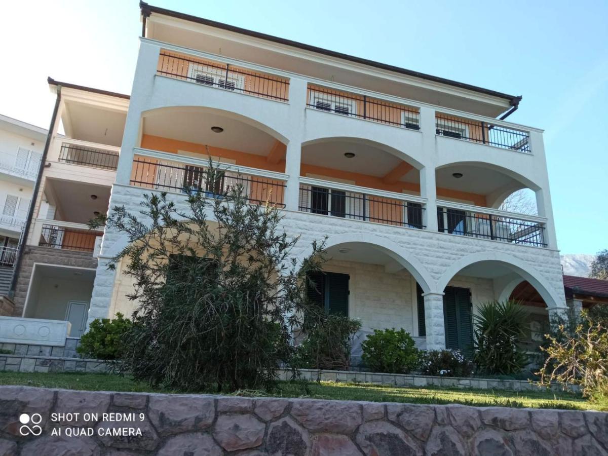 Apartmani Andrea Herceg Novi Exteriör bild