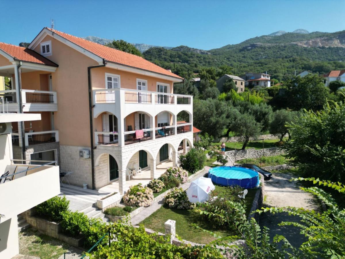 Apartmani Andrea Herceg Novi Exteriör bild