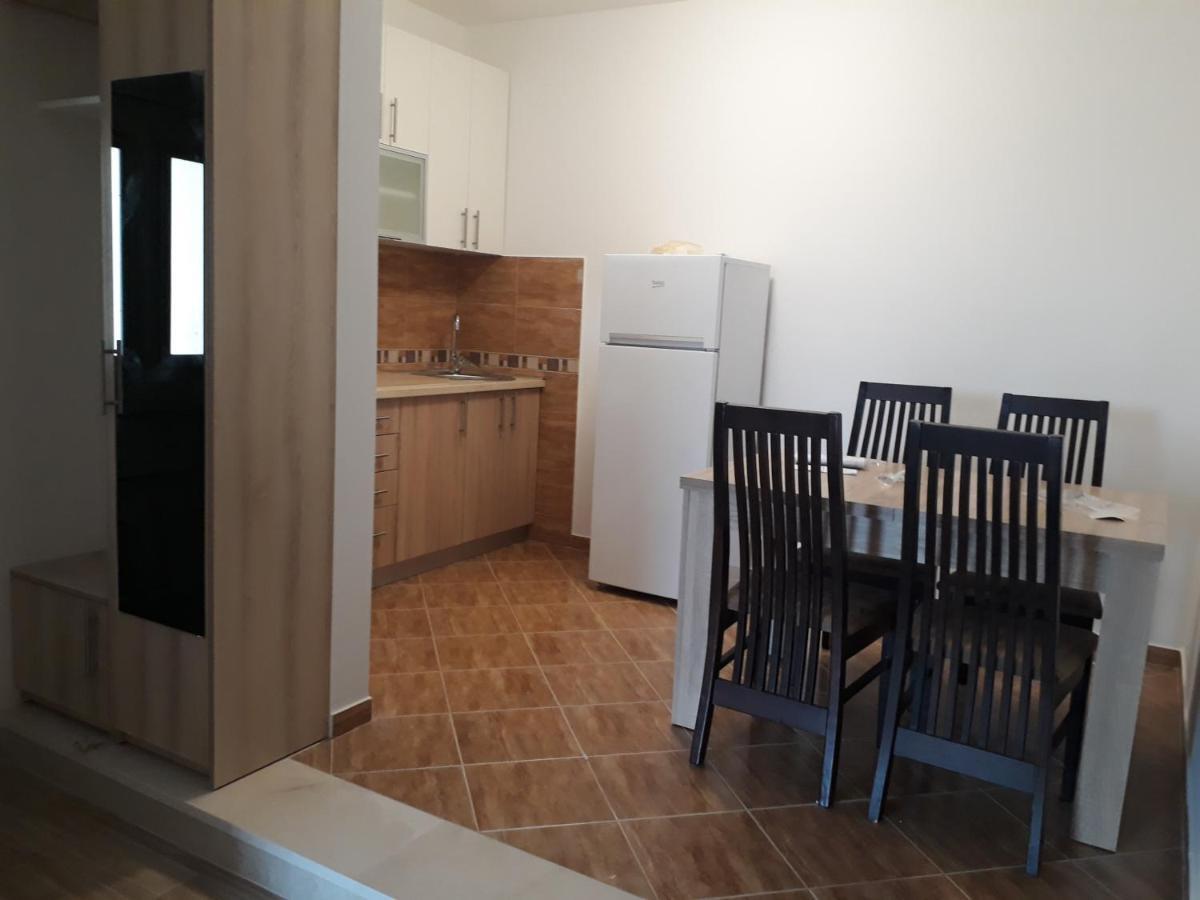 Apartmani Andrea Herceg Novi Exteriör bild