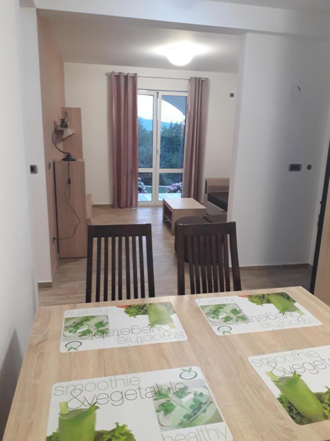 Apartmani Andrea Herceg Novi Exteriör bild
