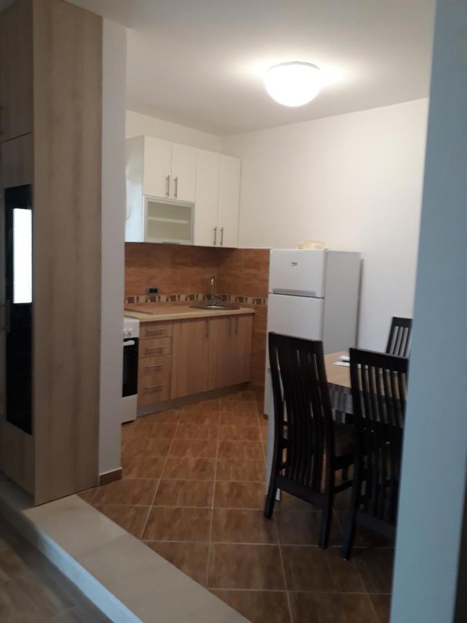 Apartmani Andrea Herceg Novi Exteriör bild